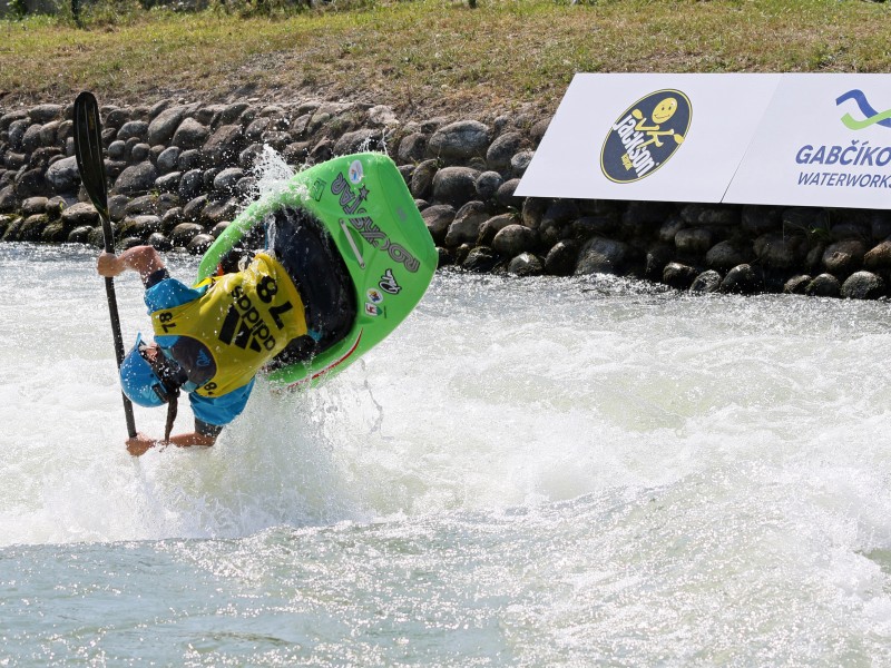 Favourites safely through to the finals of the 2018 ECA Canoe Freestyle European Championships